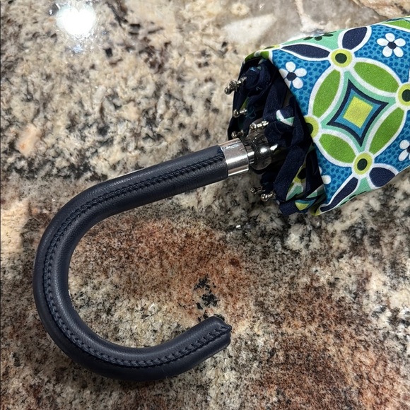 Vera Bradley DAISY DAISY Umbrella with SLEEVE BLUE/GREEN Curved Handle - Picture 2 of 2